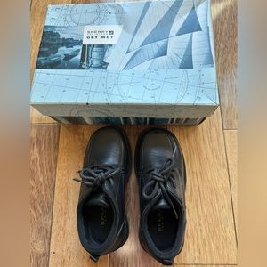 Sperry Toddler size 9 black dress shoes